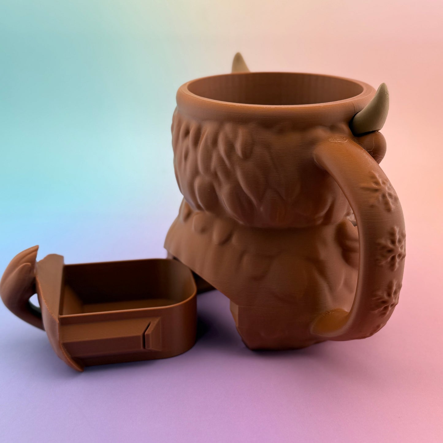 Ferdinand the Highland Cow Ice Cream Pint Holder – Cute Dessert Cozy with Hidden Snack Drawer – Fun Gift for Ice Cream Lovers & Cow Fans