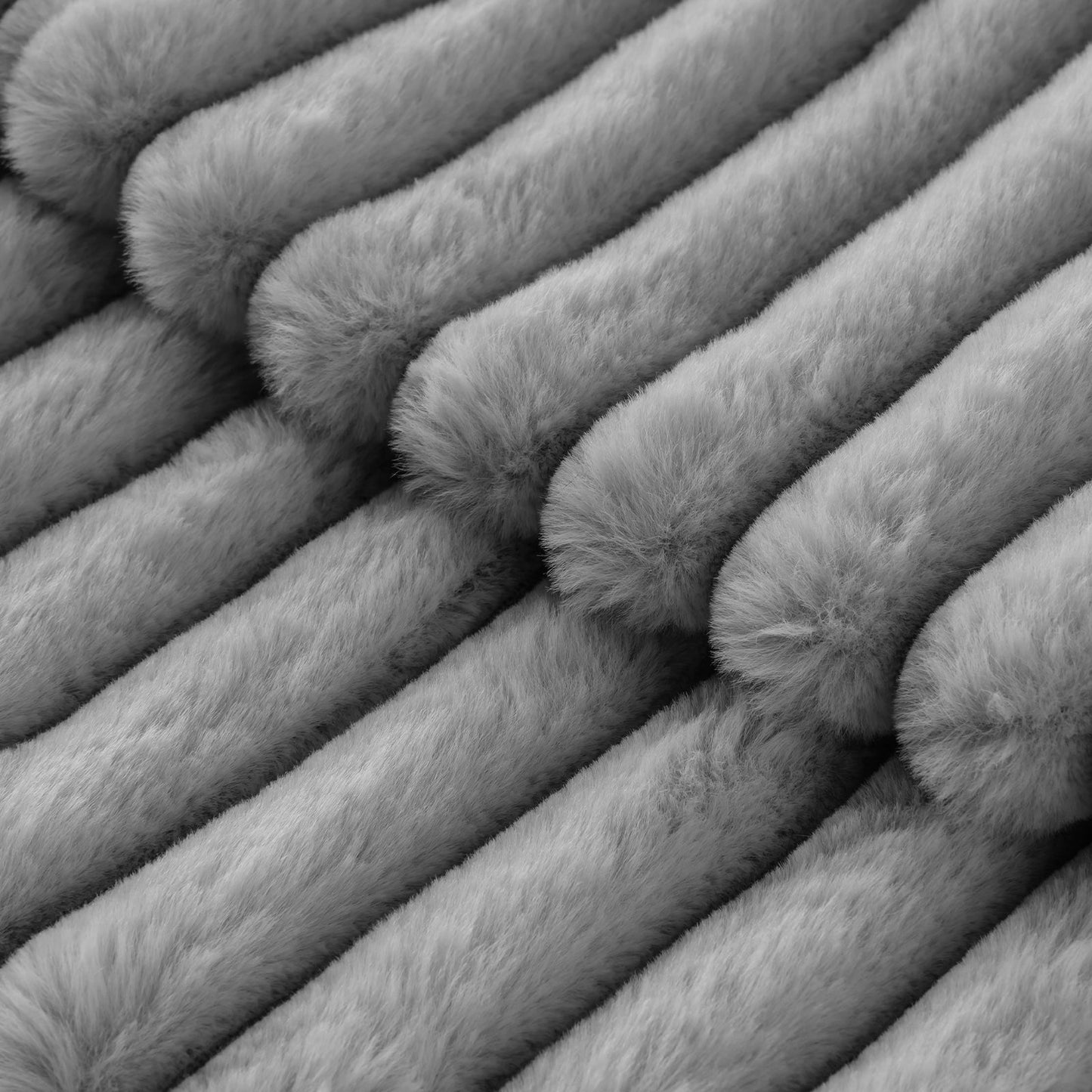 Aspen Fleece Cat & Dog Donut Bed